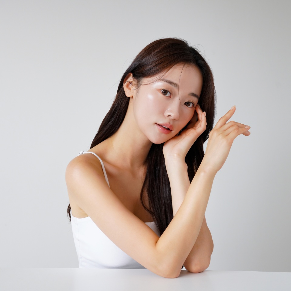Beauty portrait of a young Asian woman shot in natural light